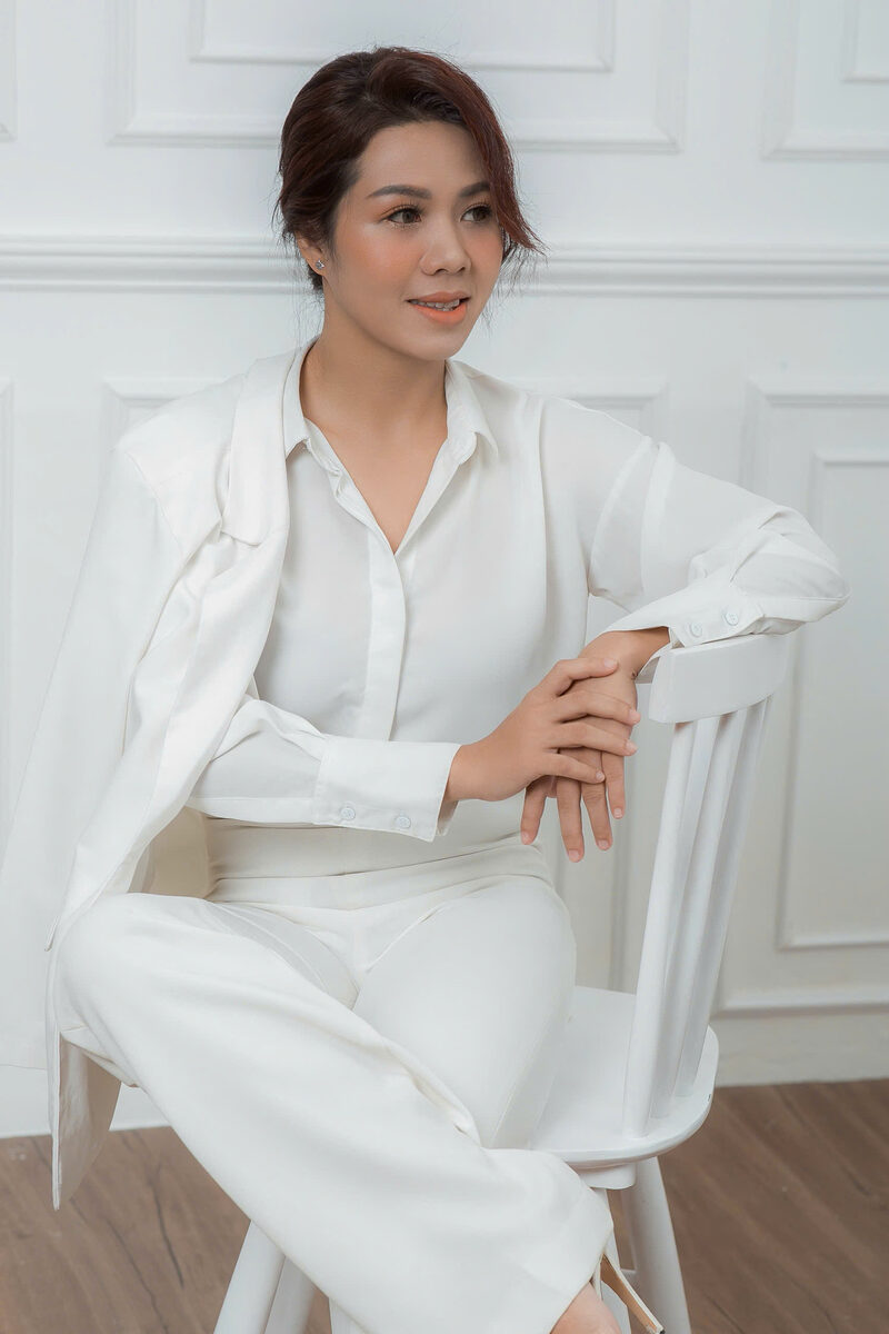 Bà Tracey Decock – Hòa Thu Trang
